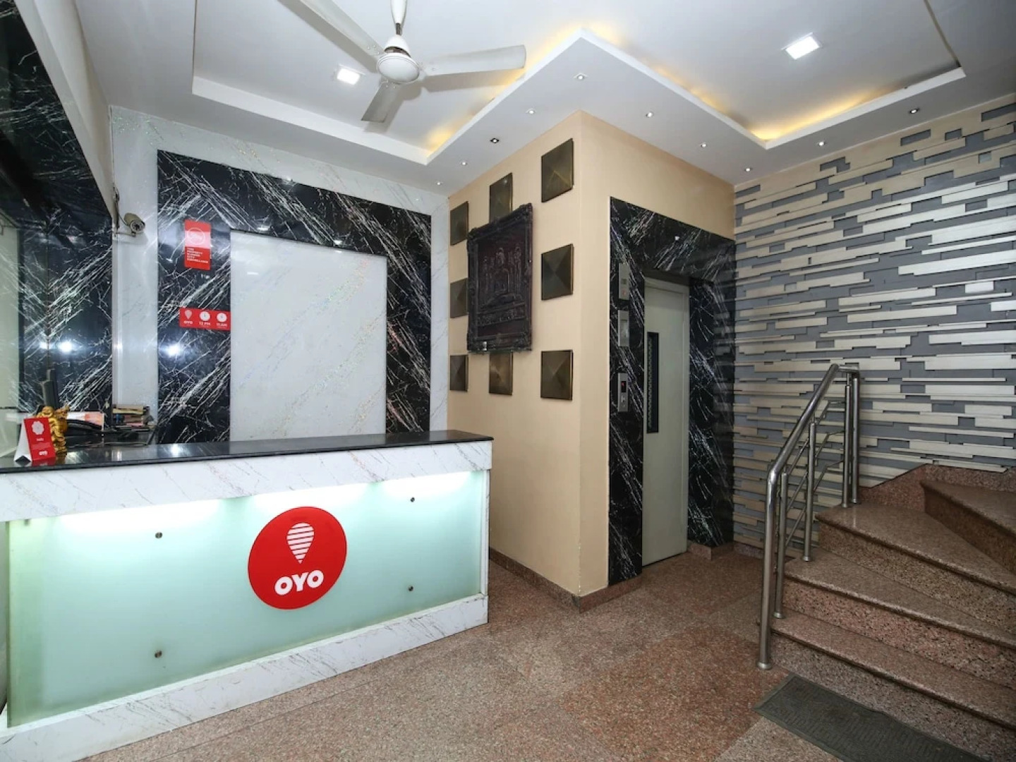 OYO 2155 Hotel Wardhman