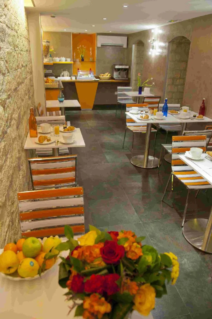 Hotel Lumières Montmartre Paris