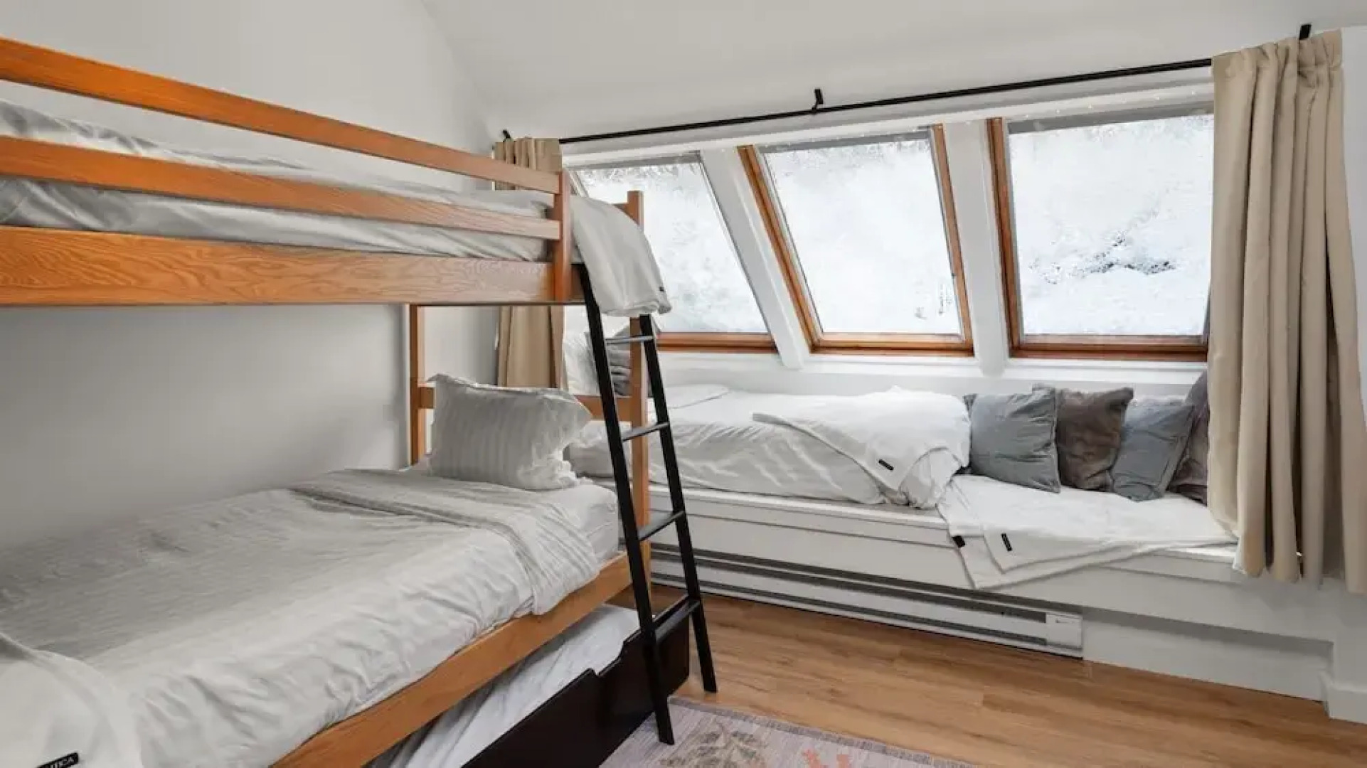 Clyde's Cabin 4 Bedroom Home