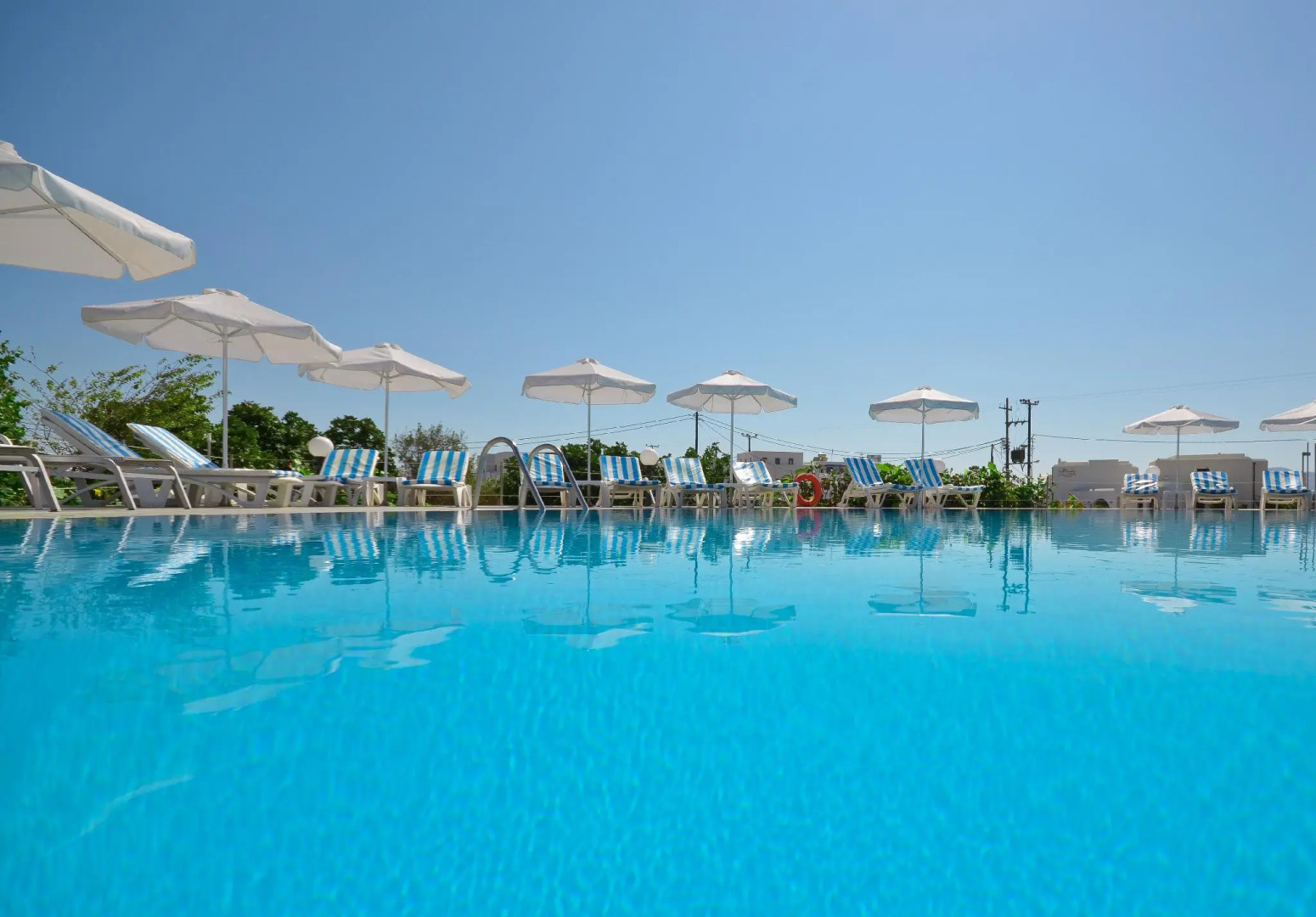 Birikos Studios & Apartments