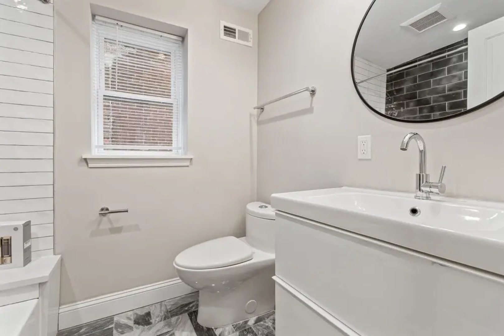 Modern & Comfy - 5* - Location Game Room