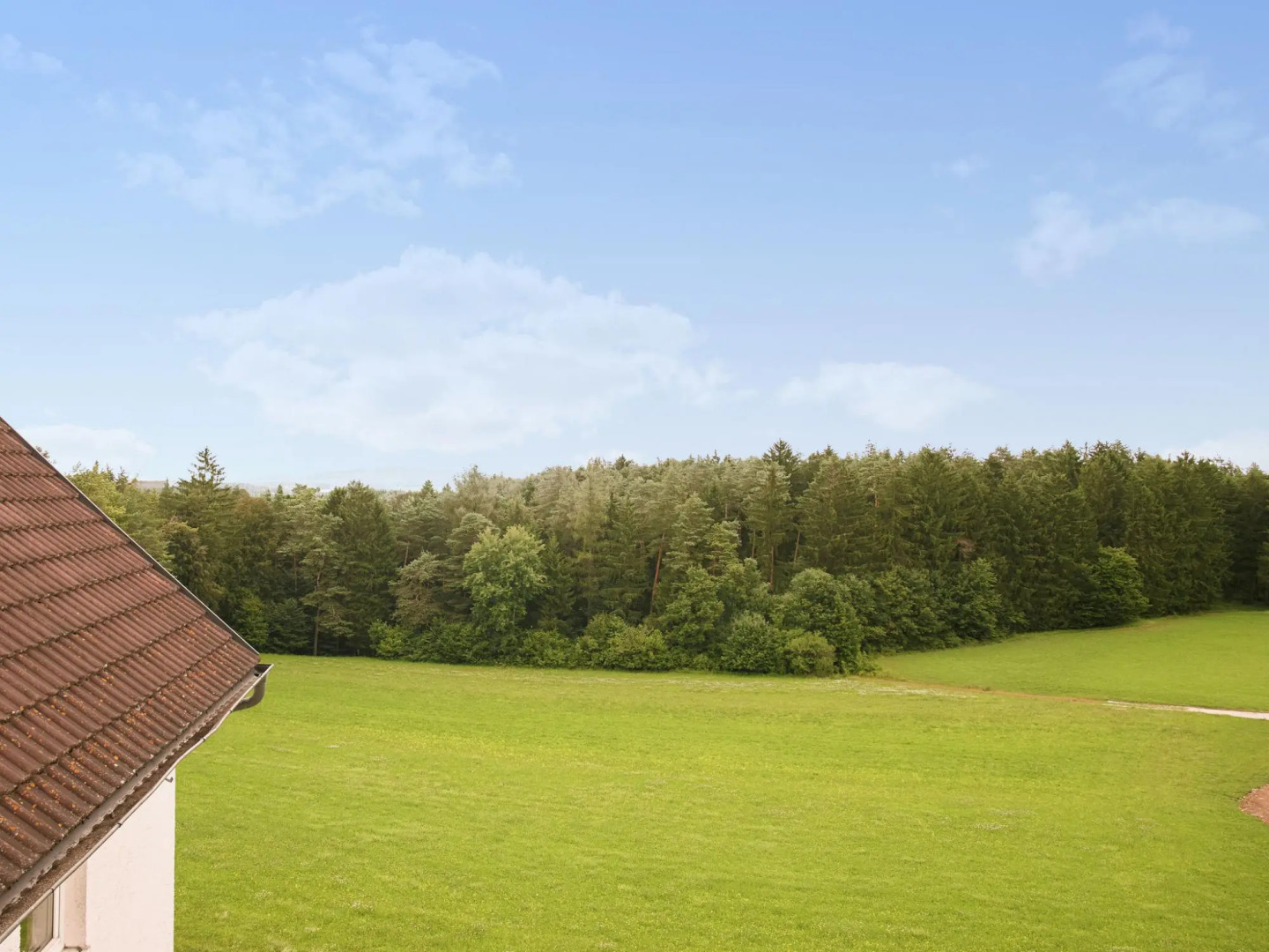 Cosy Apartment With Terrace and Garden Access in a Quiet Wooded Area