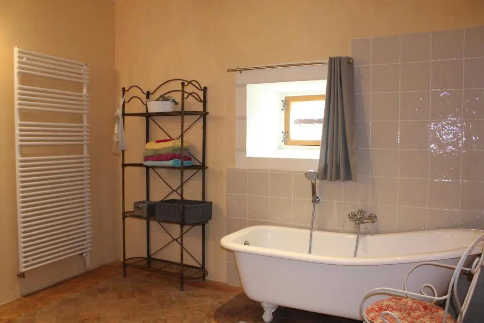 Château La Gentilhommière du Puits Notre-Dame 30 rue de l'église 24110 Saint Léon sur l'Isle