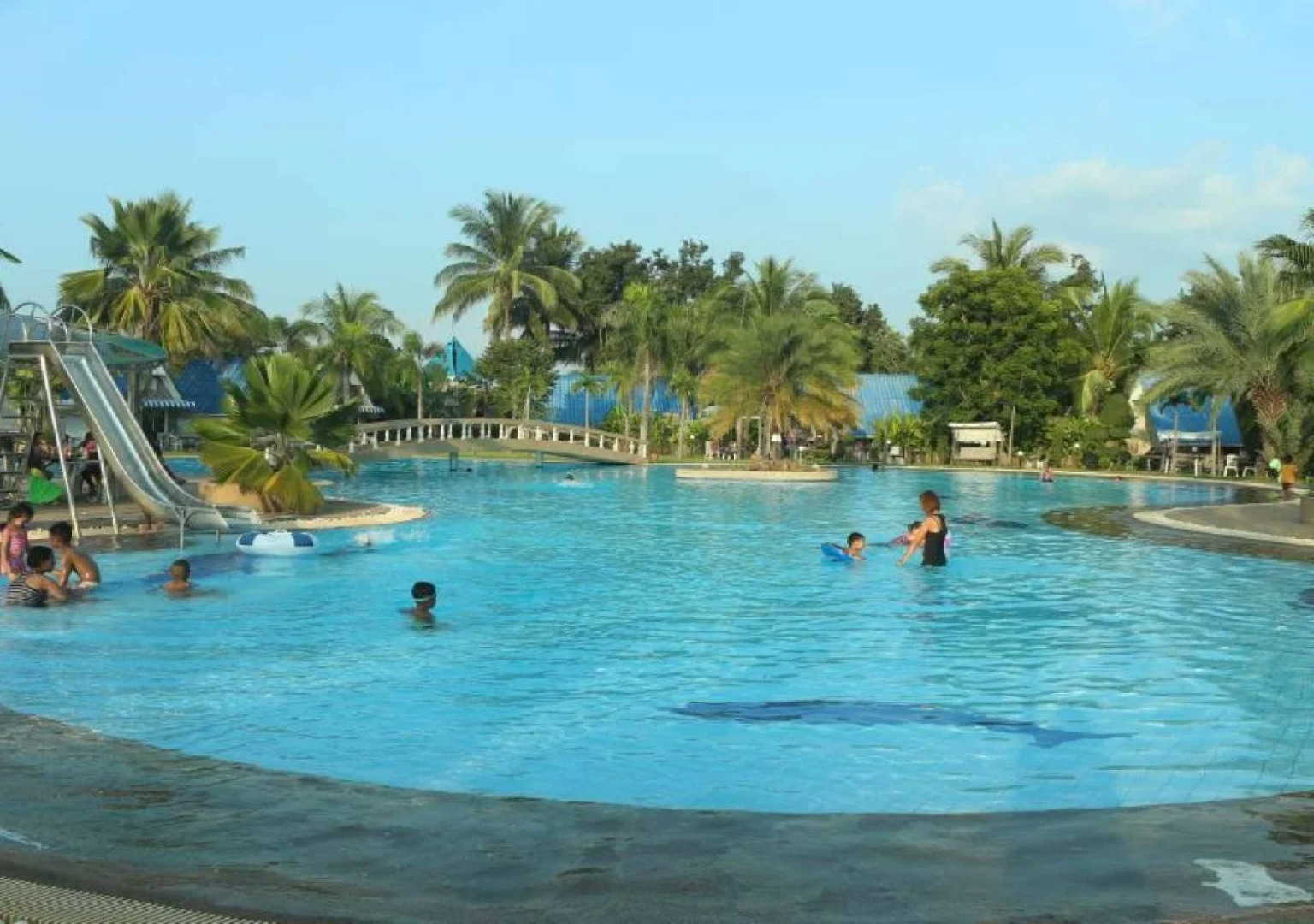 Castle Howchow Beach Resort Hotel