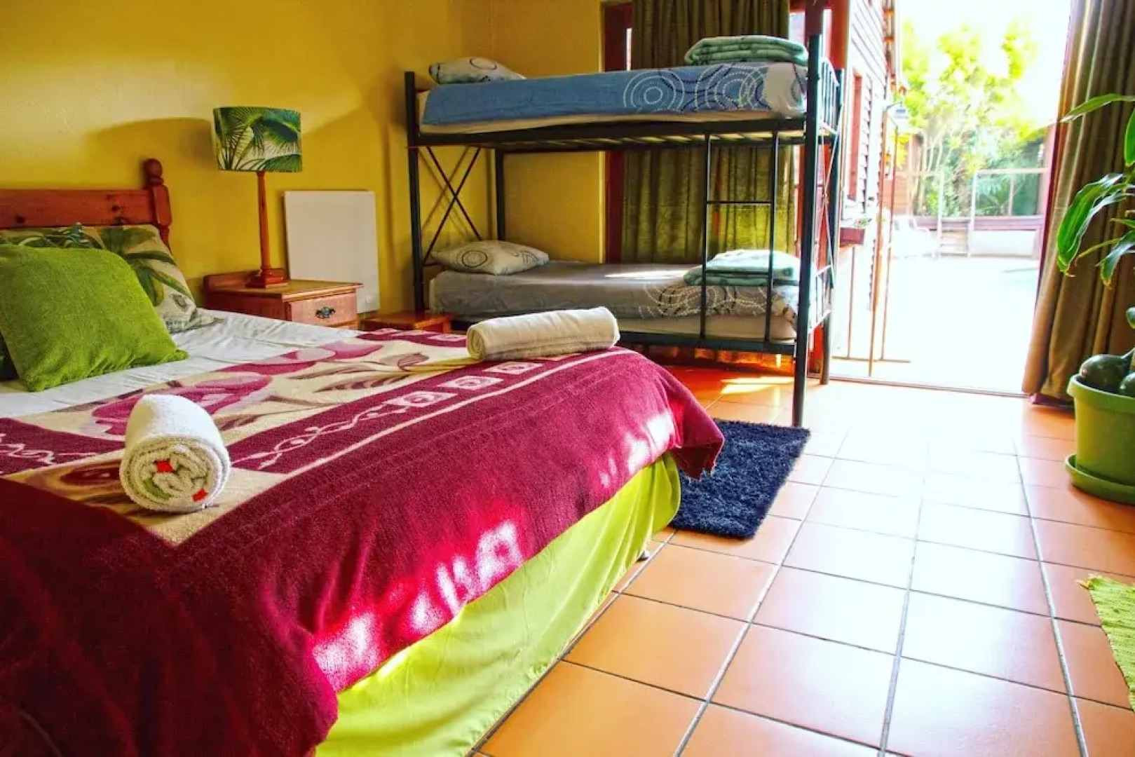 HomeBase Melville - Hostel