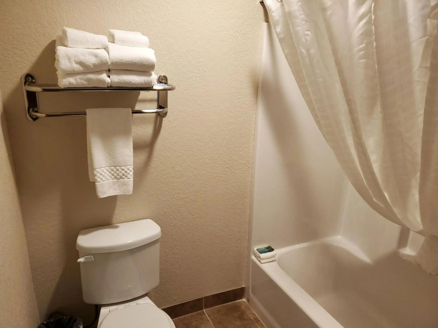 Cobblestone Inn & Suites - Maryville