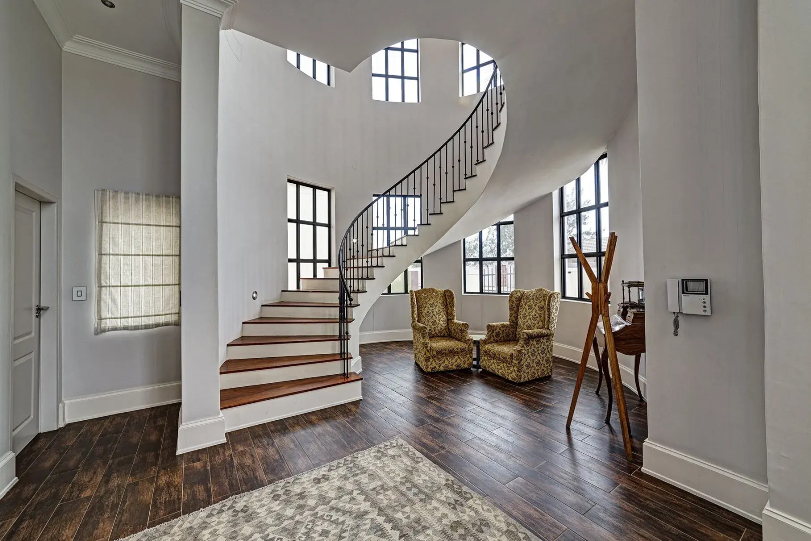 Lagoon Suites Boutique Hotel