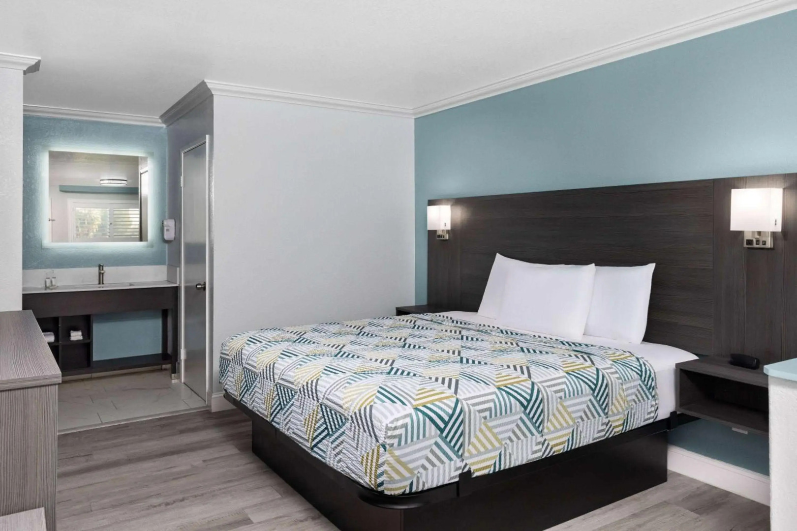 Red Lion Inn & Suites Lemoore