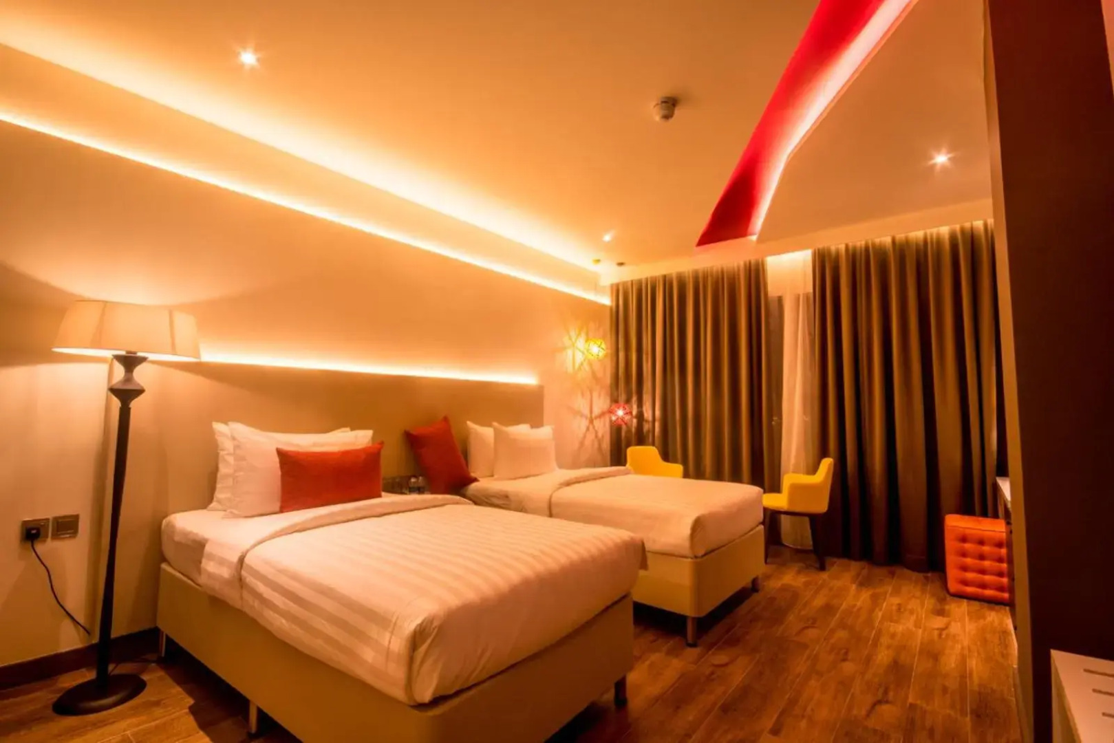 Carnelian By Glory Bower Hotel