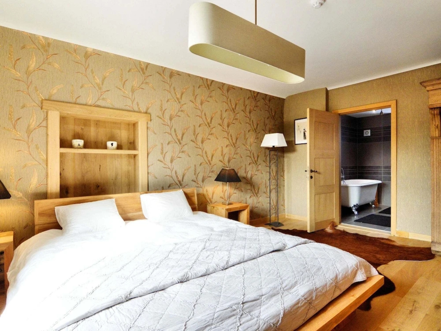 Luxurious Holiday Home in Waimes with Jacuzzi