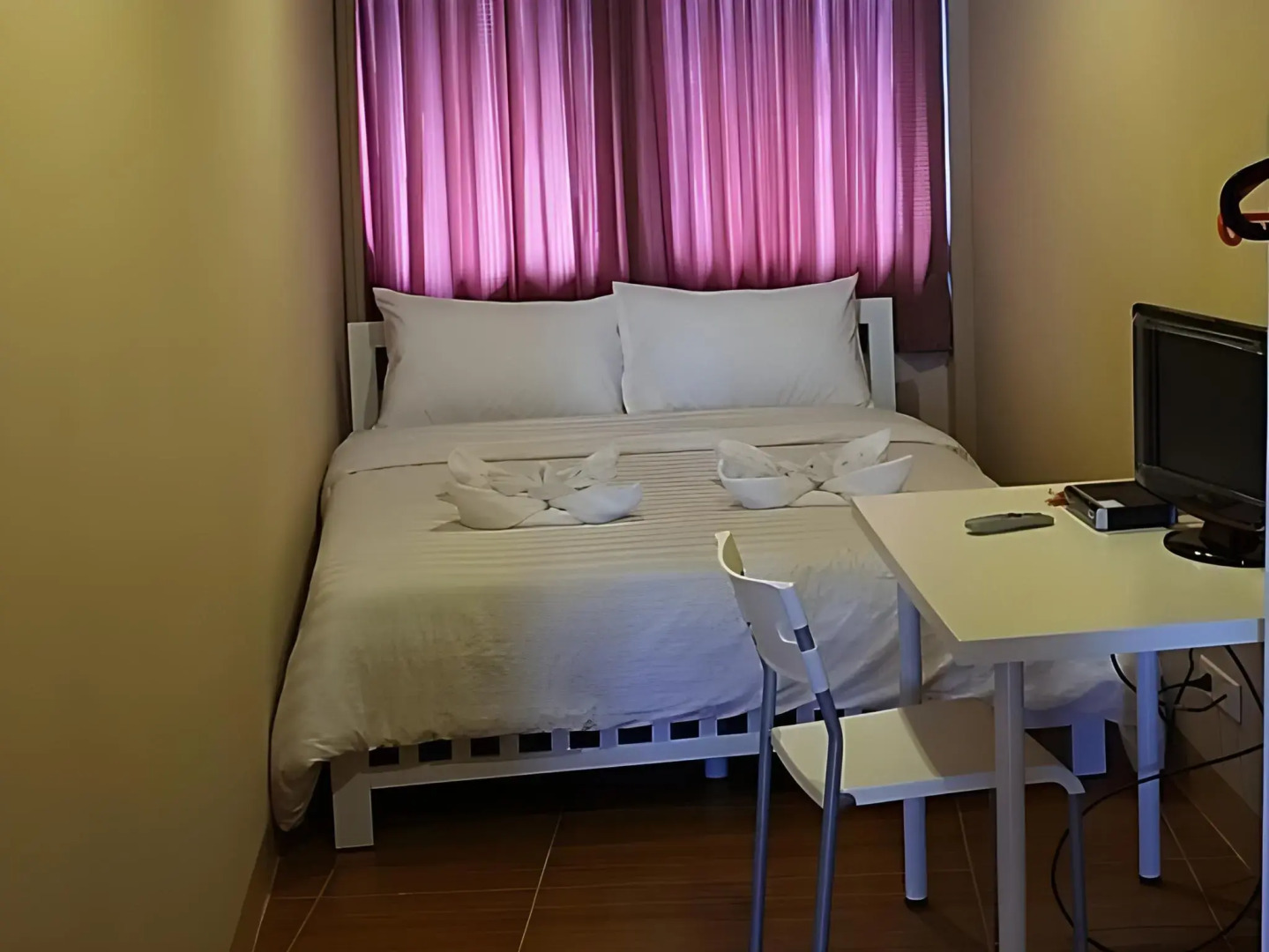 VX The Fifty - Hostel