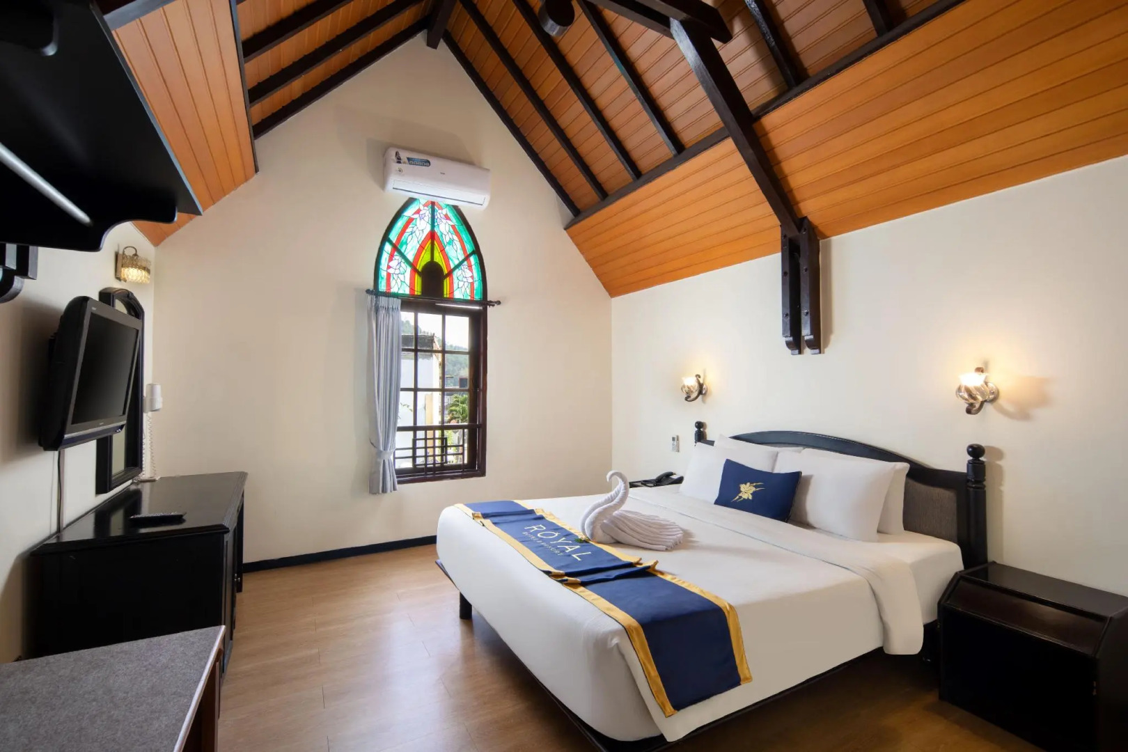 Royal Hotel and Villa Batu