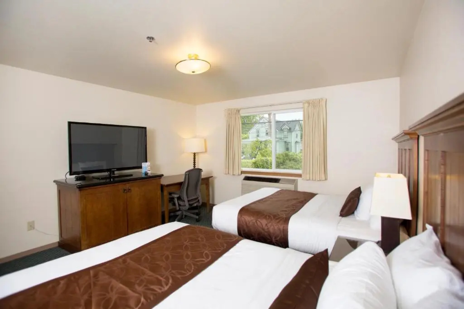 The Royal Victorian Motel