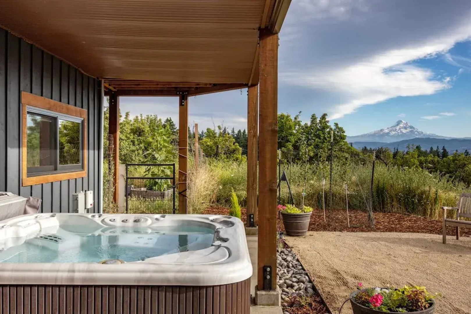 Zen View 2 Bedroom Home by Redawning