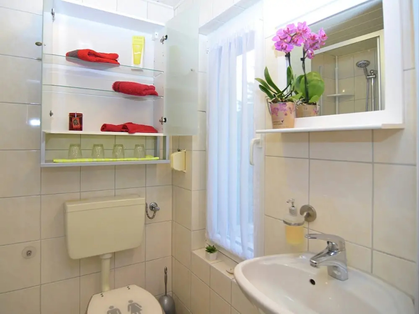 Modern Holiday Home in Güntersberge With Fish Pond