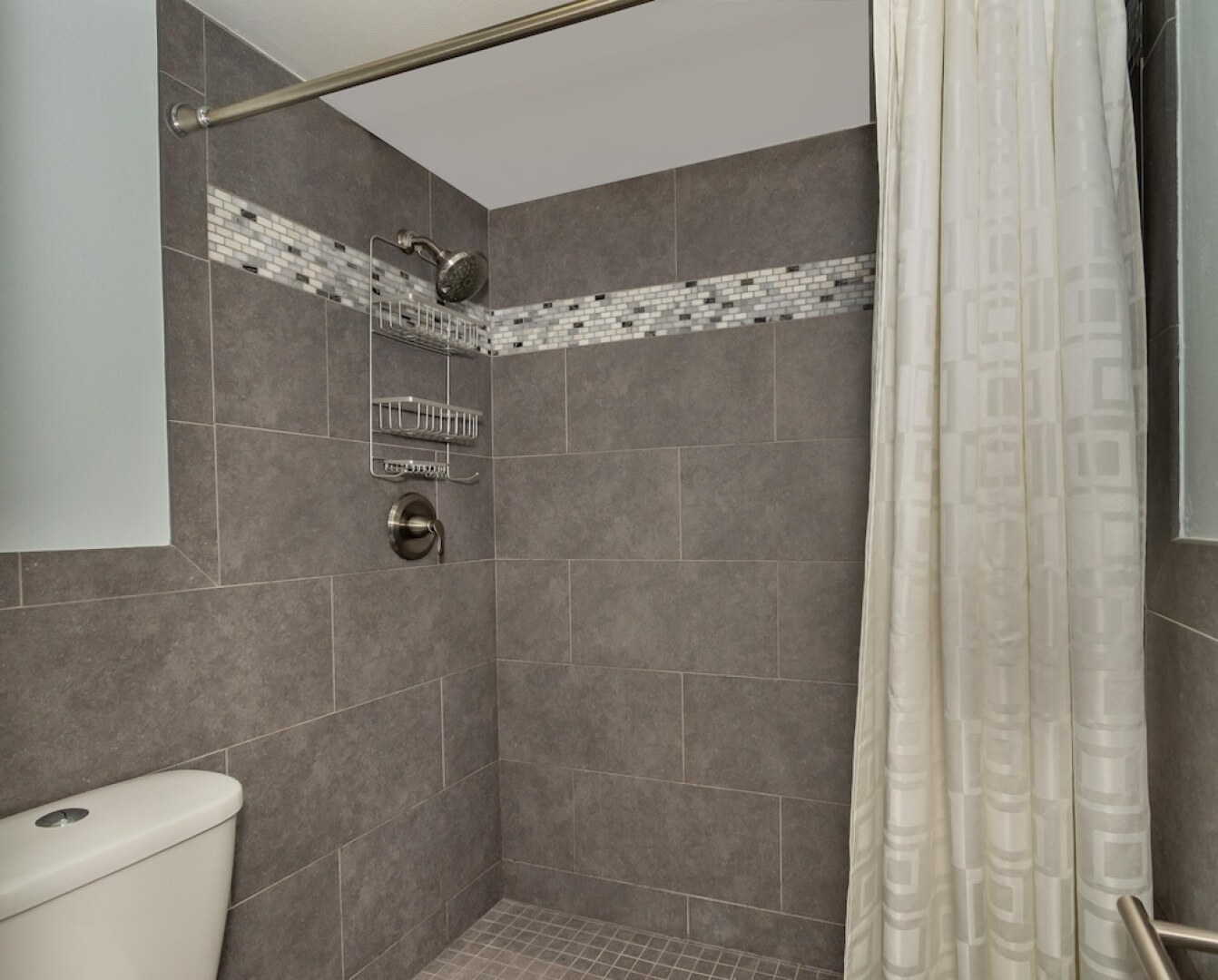 Tastefully Decorated Sea Woods Veranda Close to Pool Fitness Room Sv162