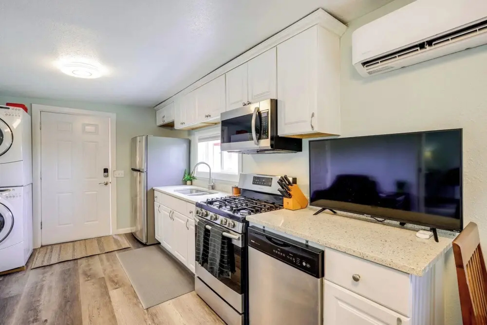 Dog-friendly Anacortes Retreat w/ Shared Hot Tub!