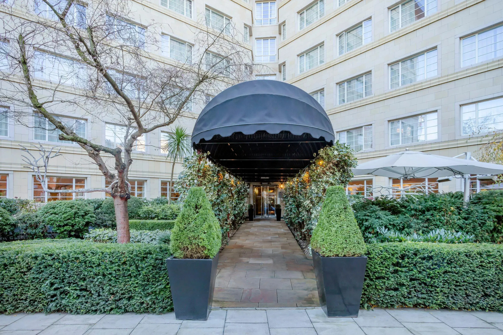 Melia White House Apartments