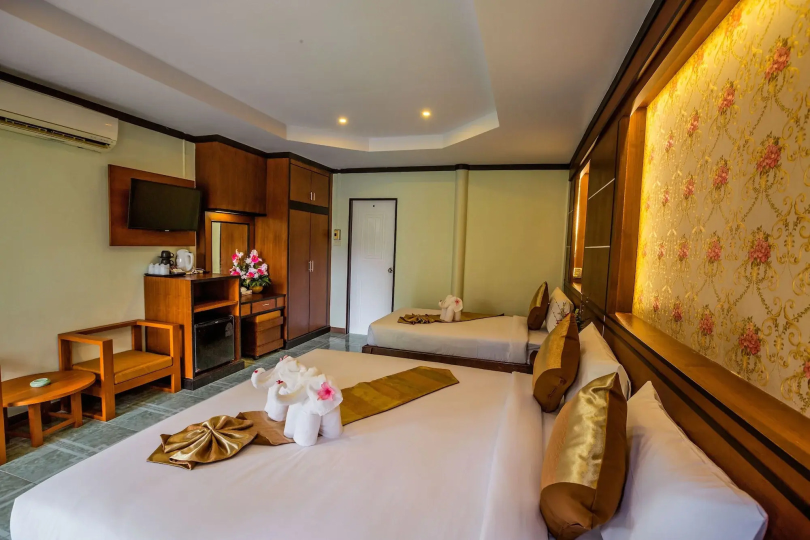 Phi Phi Andaman Beach Resort