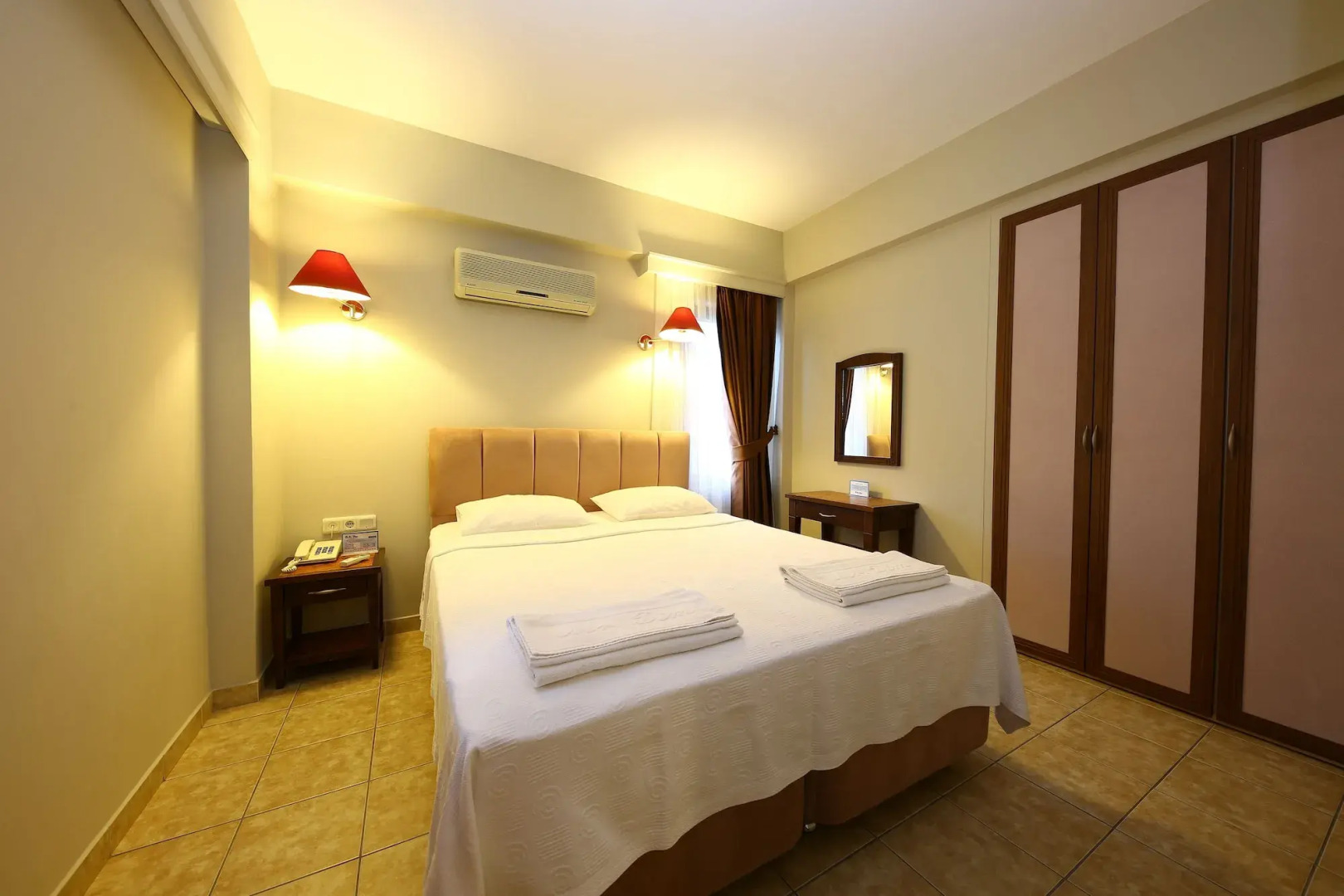 Mr. Dim Exclusive Apart Hotel