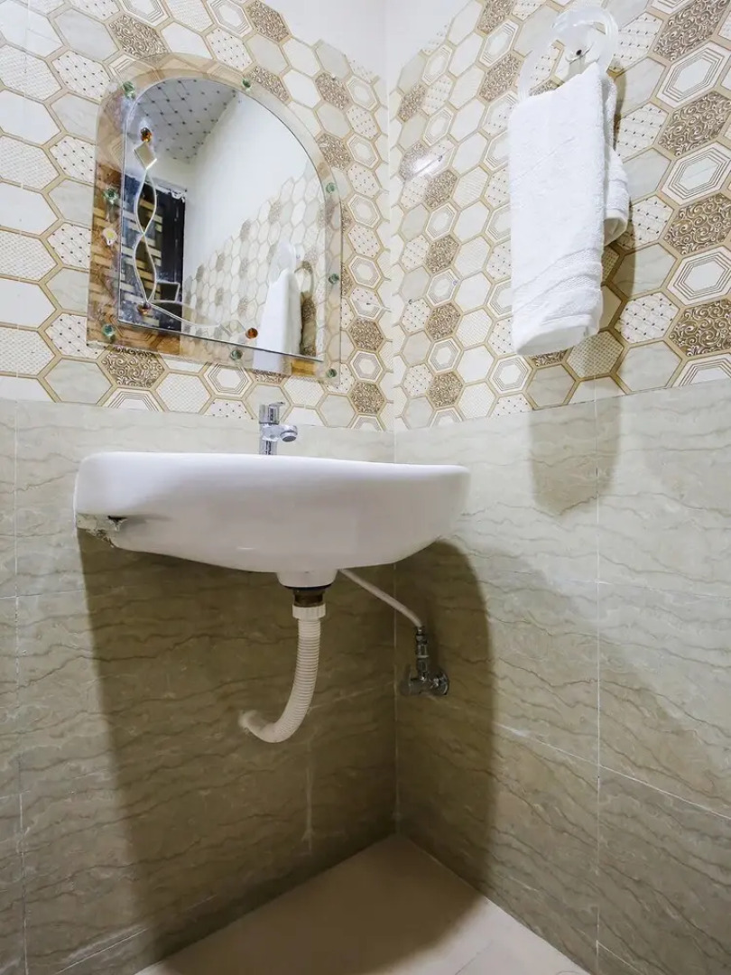 Spot On 47204 Royal Guest House