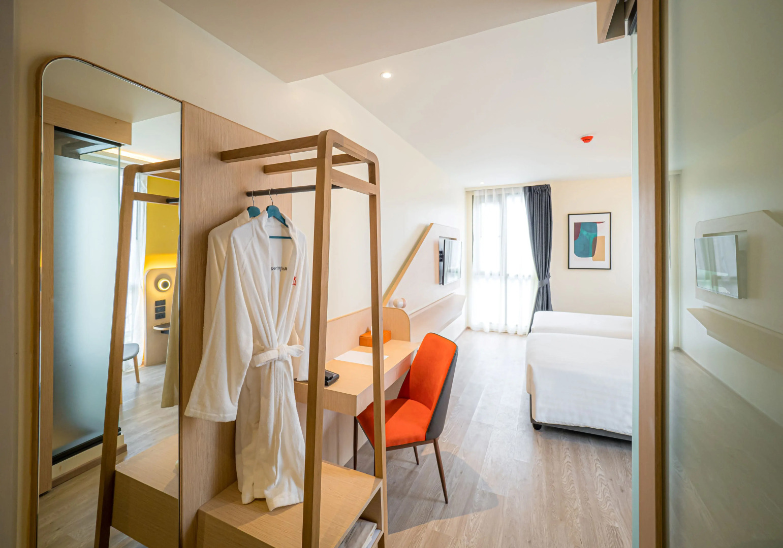 Lumen Bangkok Udomsuk Station