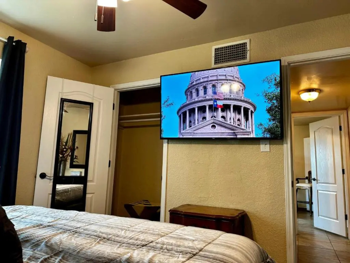 The Rustic @ Paseo de Encinal Drive