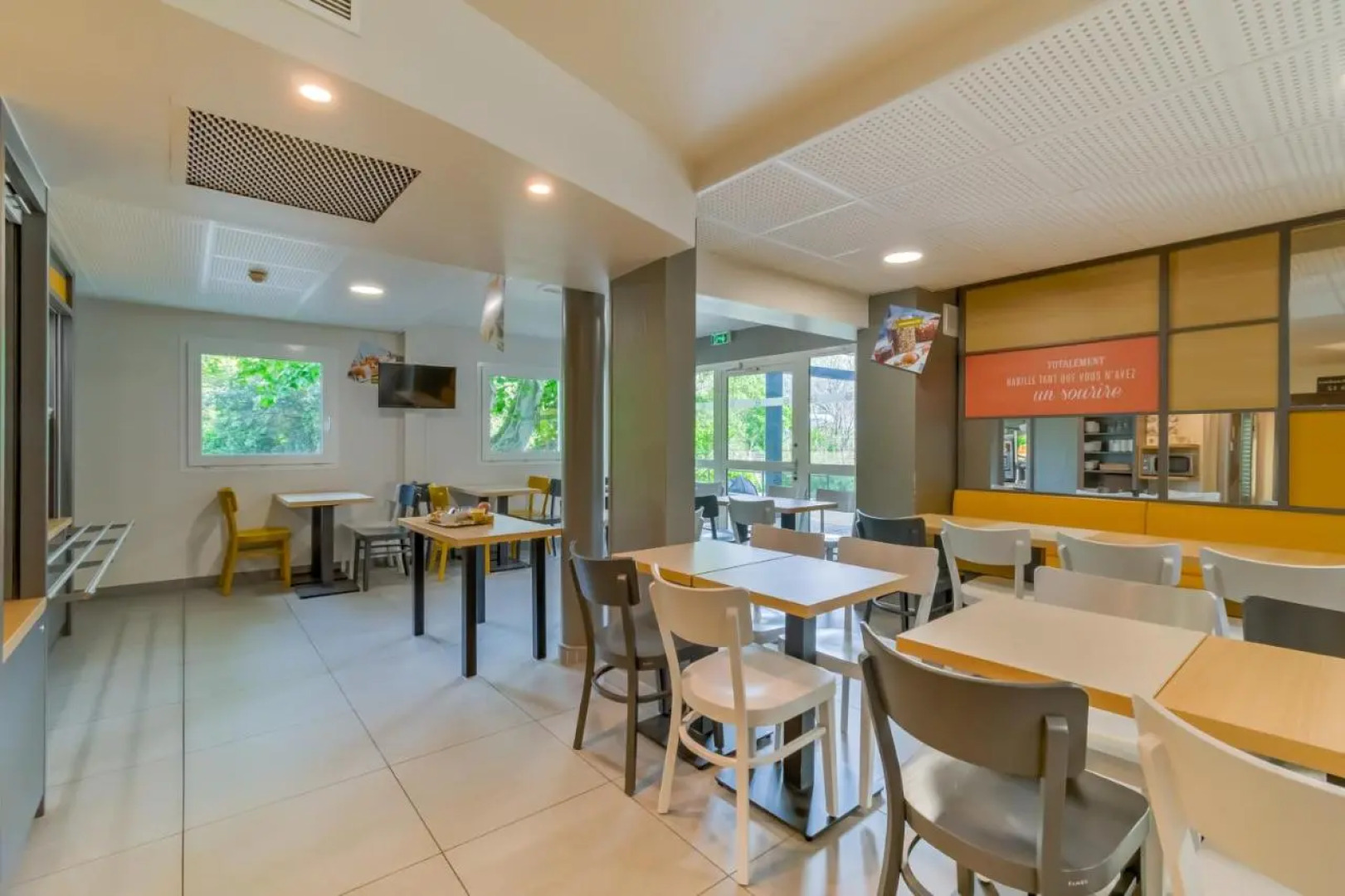 B&B HOTEL Marseille La Valentine