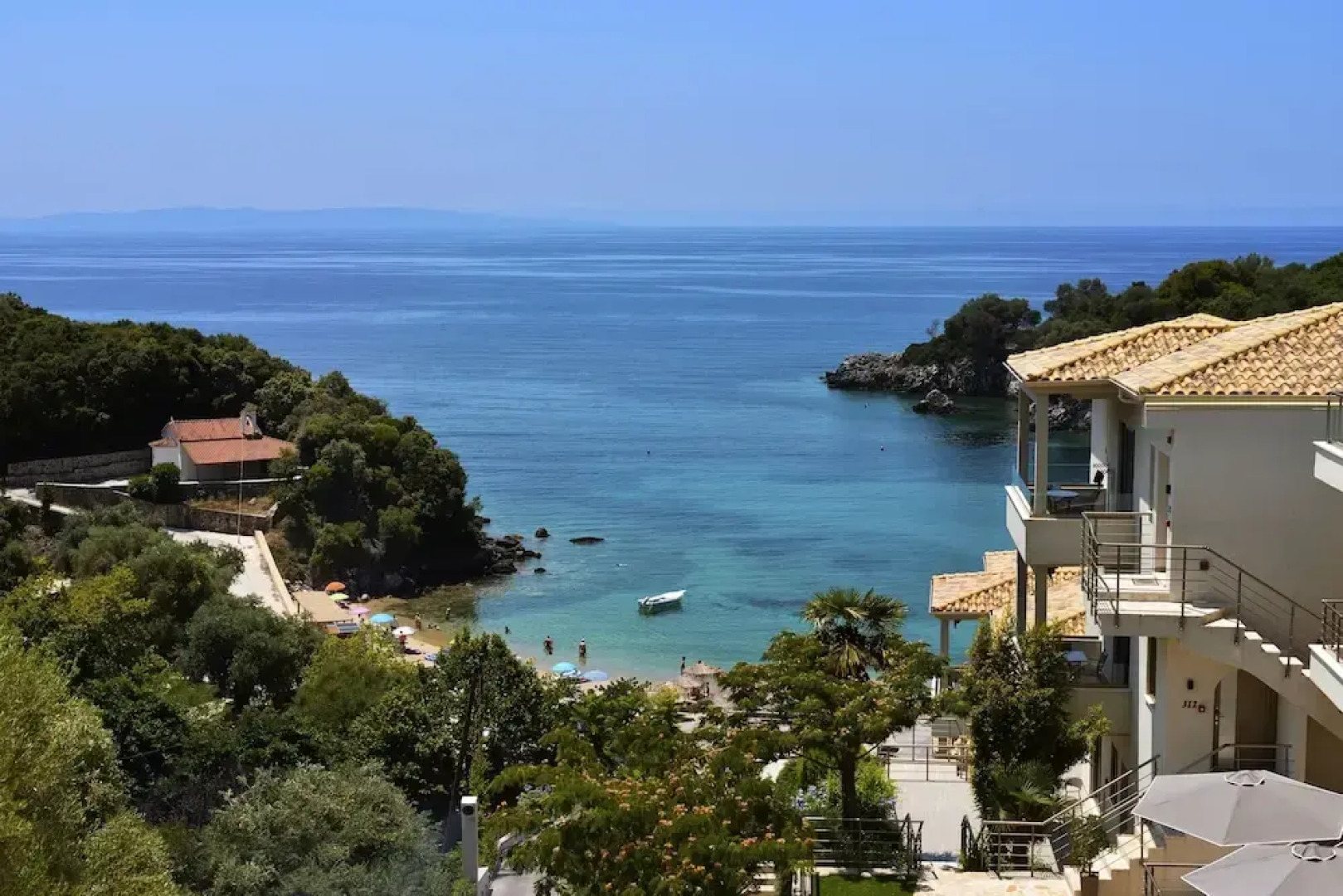 Prima Vista Beachfront Boutique Hotel