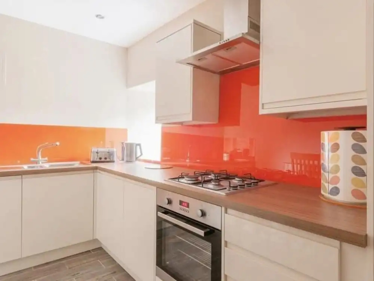 Max & Ben's Apartments