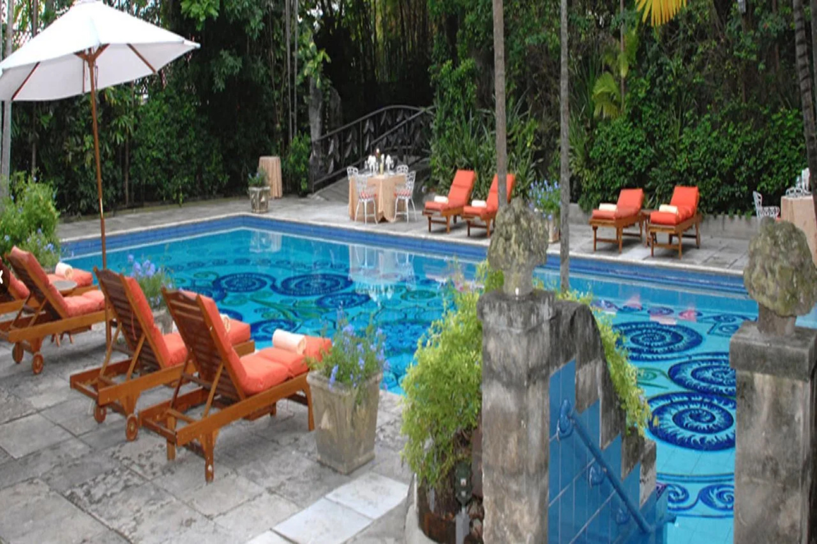 Graycliff Hotel And Restaurant