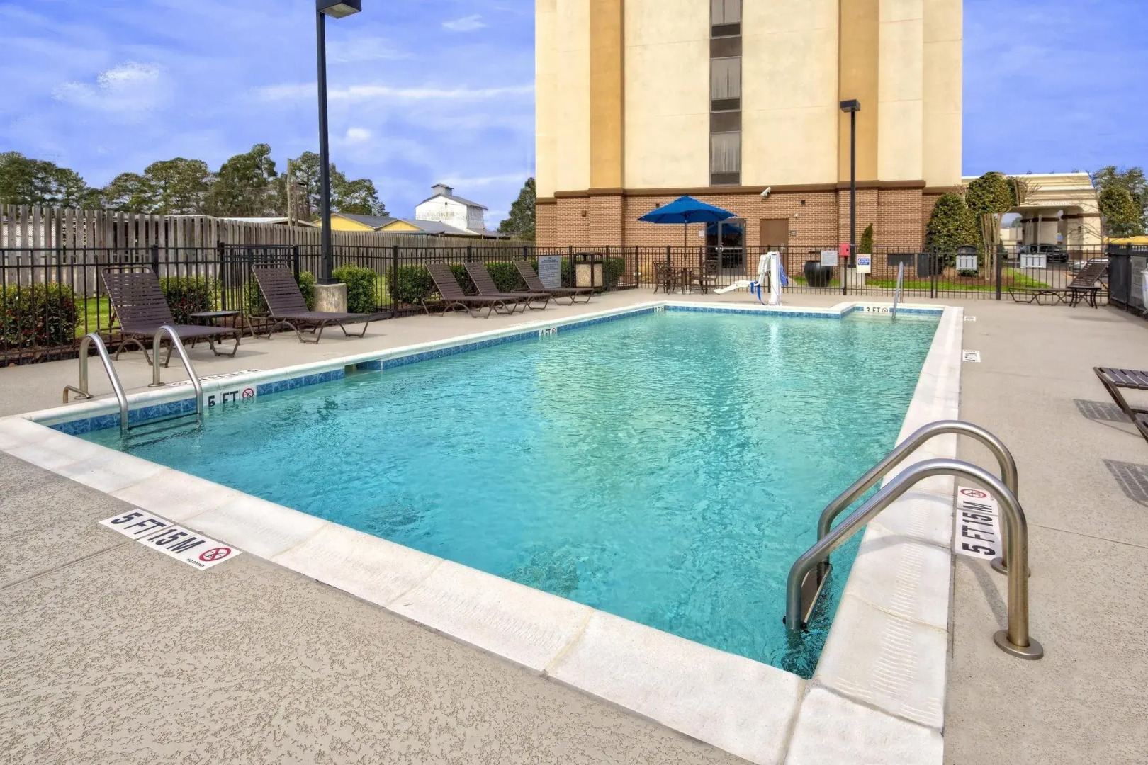 Hampton Inn by Hilton Dunn