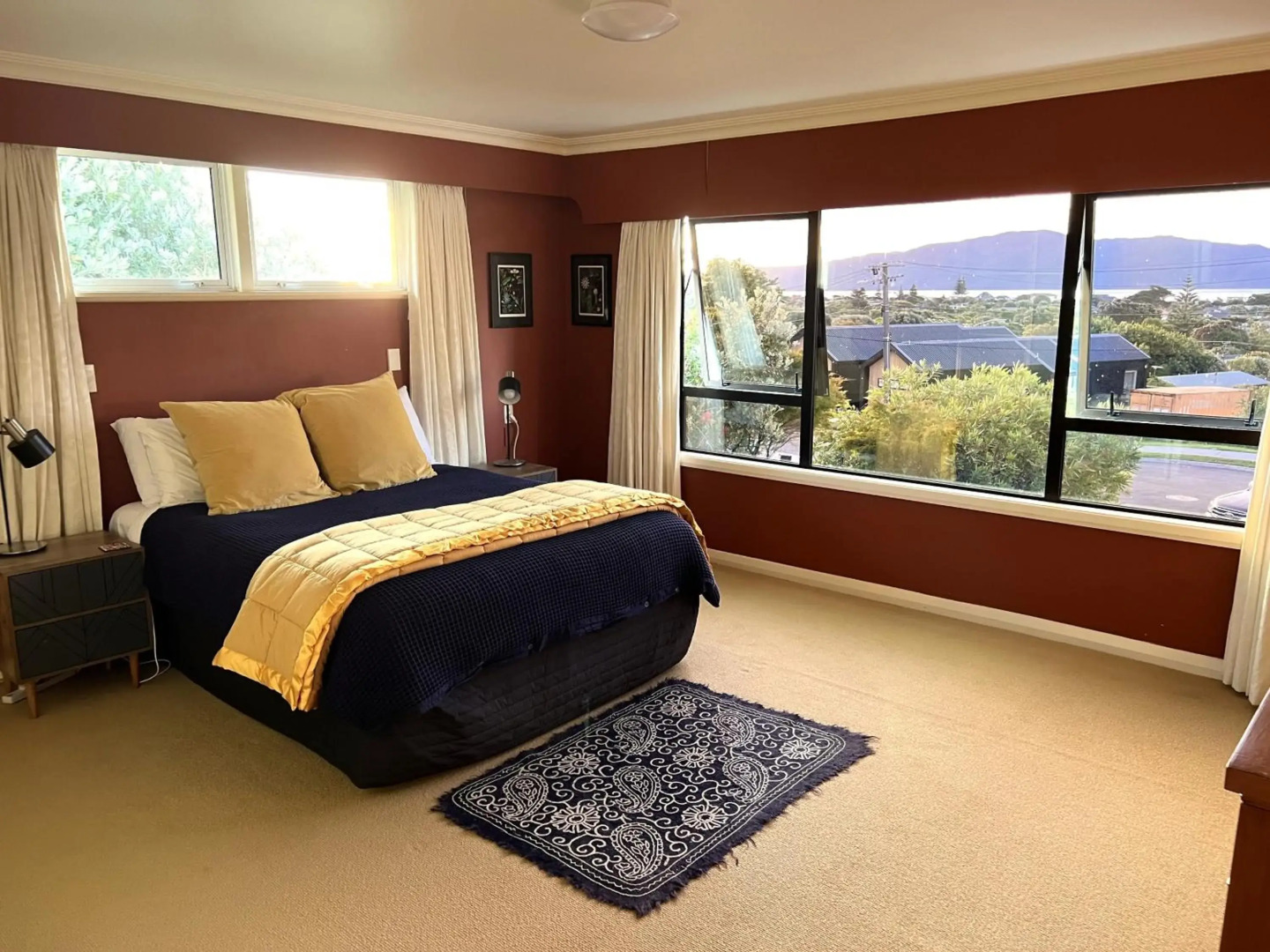 Tranquility Base - Waikanae Beach Holiday Home