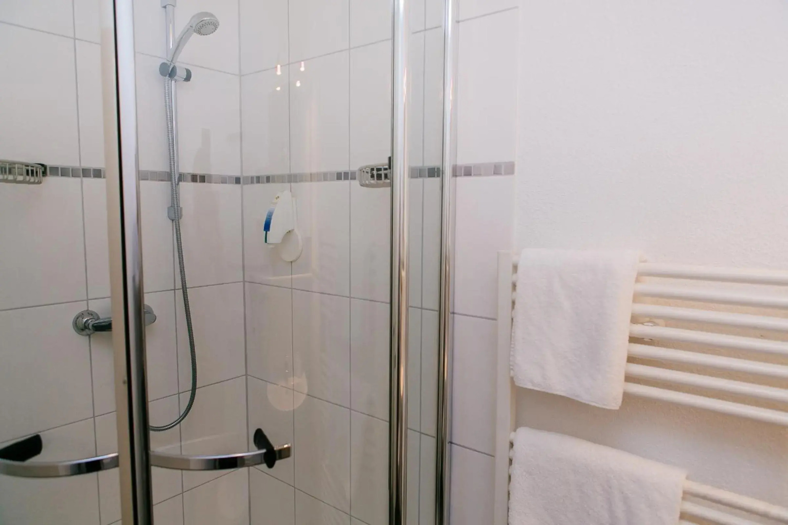 Landhotel Airport Inn