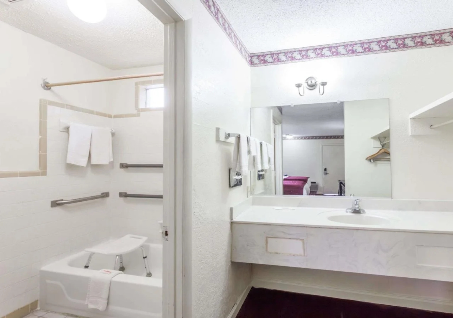 Knights Inn Hurricane Mills