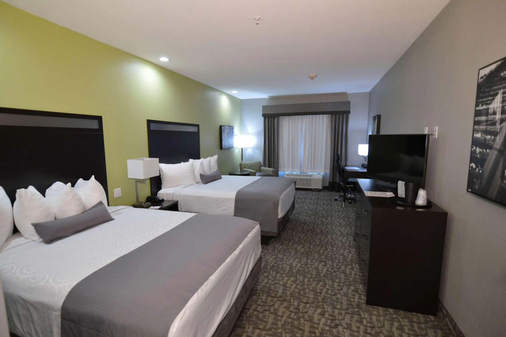 Best Western Plus Bay City Inn & Suites