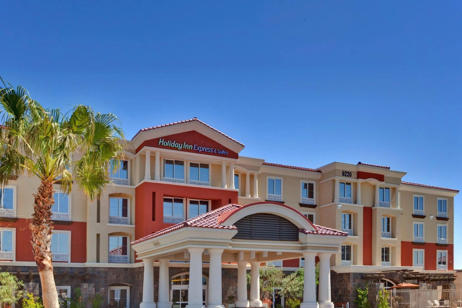 Holiday Inn Express & Suites Las Vegas SW - Spring Valley by IHG