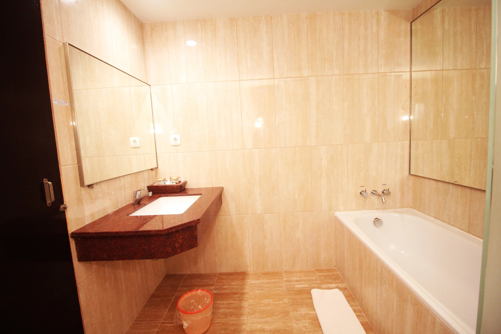 Hotel Astoria Lampung