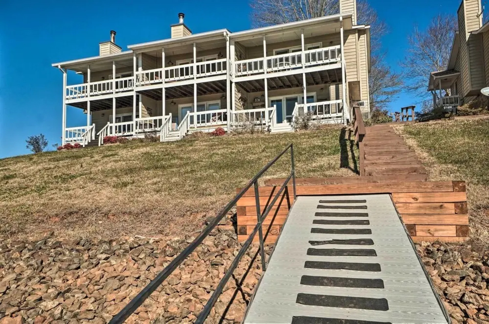 Townhome w/ Fire Pit & Boat Dock: Pets Welcome!