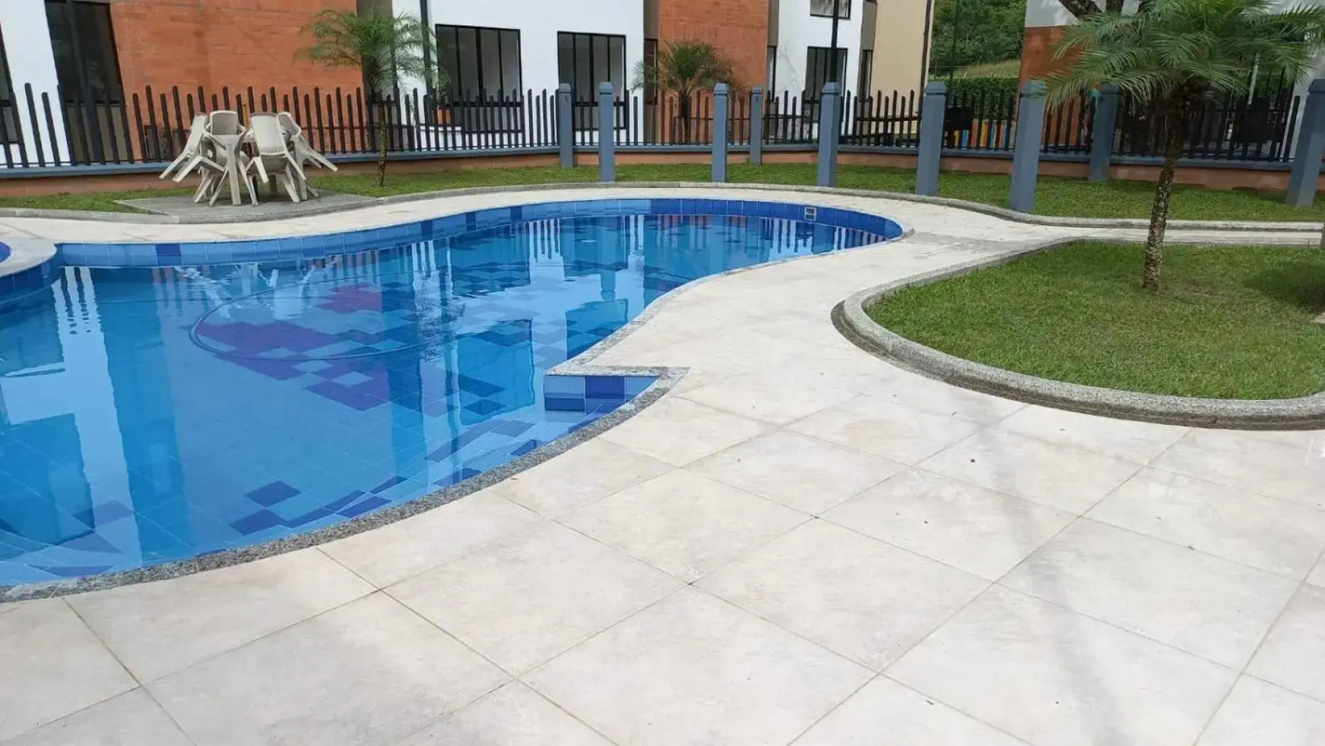 Apartamento con excelente ubicación.