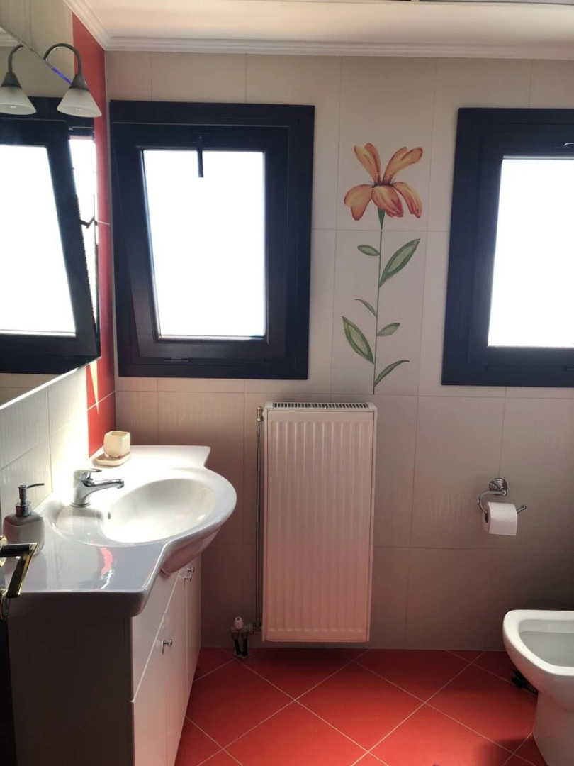 Charming 2-bed House in Kallithea