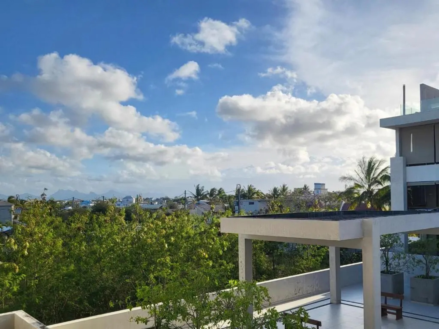 Beachwalk Deluxe Apartment - 50 steps to the beach