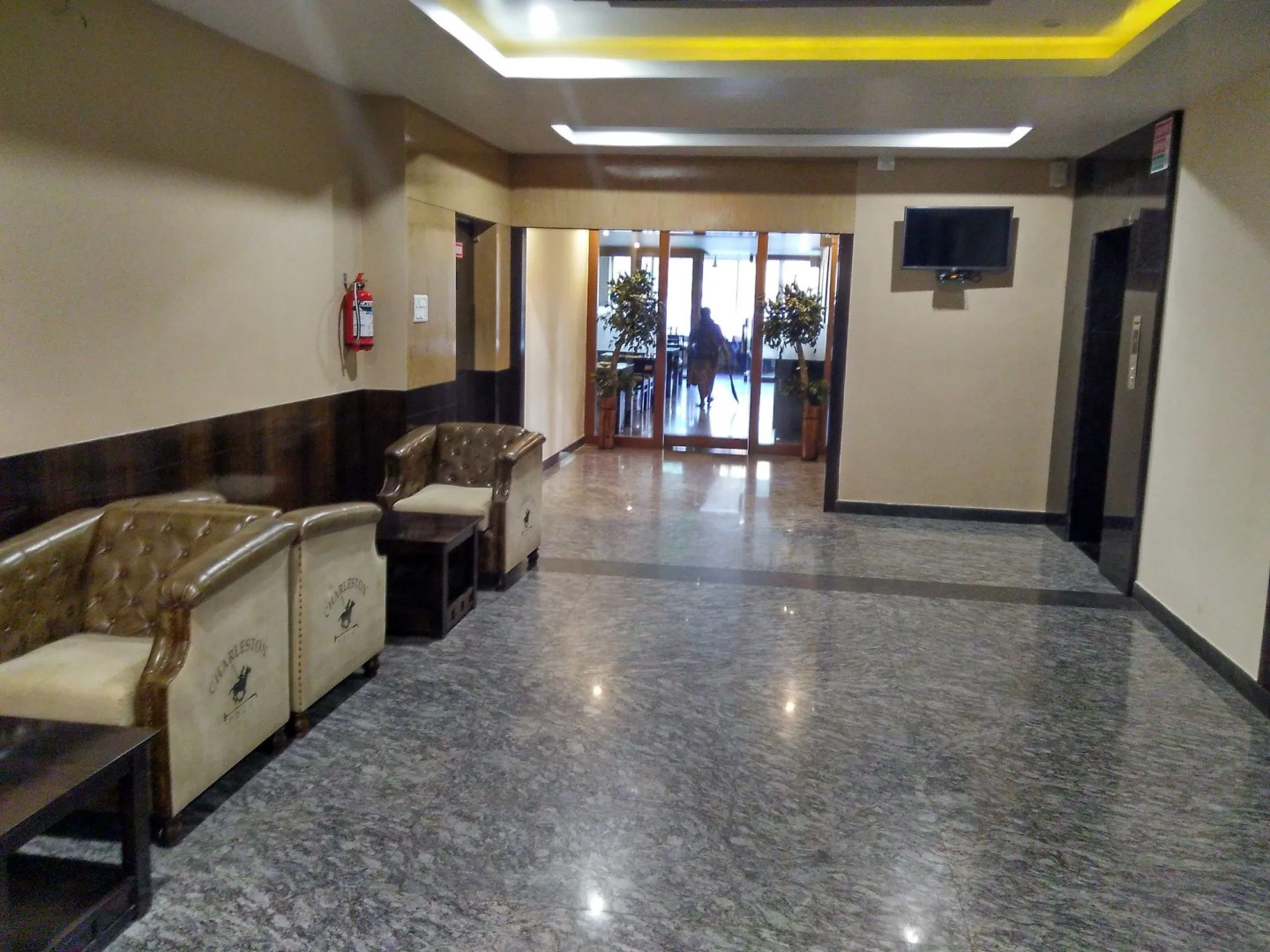 Hotel Raj Vista - Suites & Convention