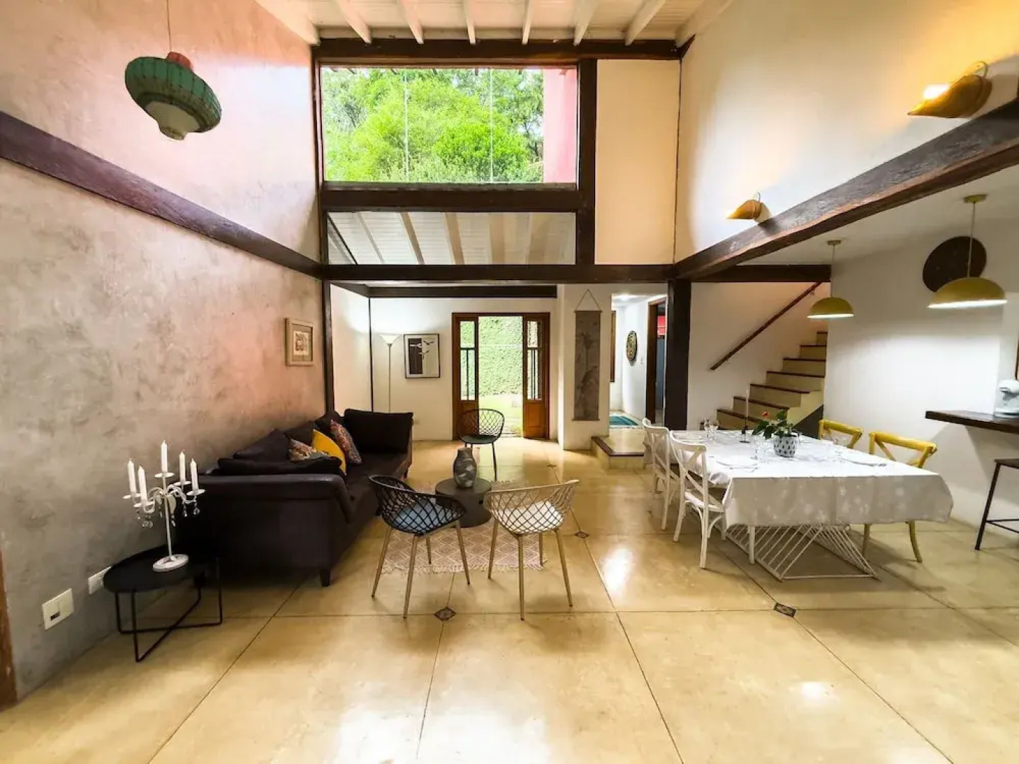 Casa com Piscina Privativa e Natureza – Granja Viana, São Paulo