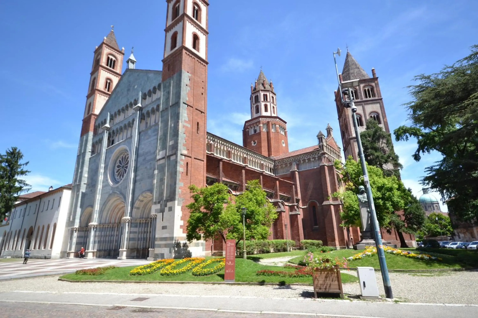 Chicco Apartment Small Business