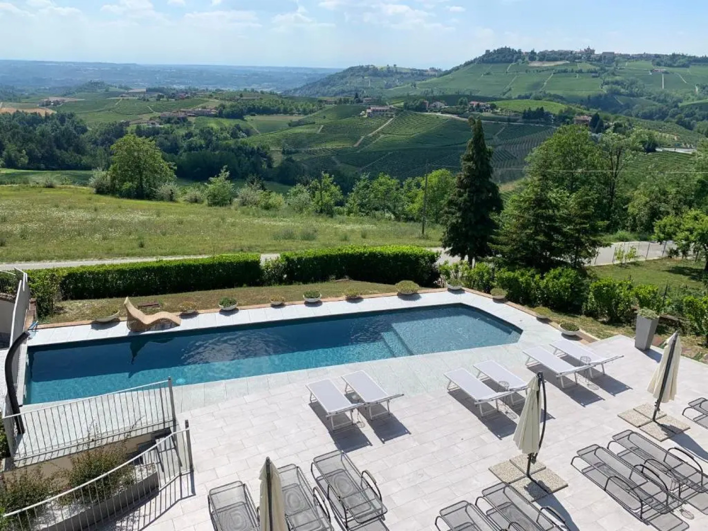 Réva Residences & Pool