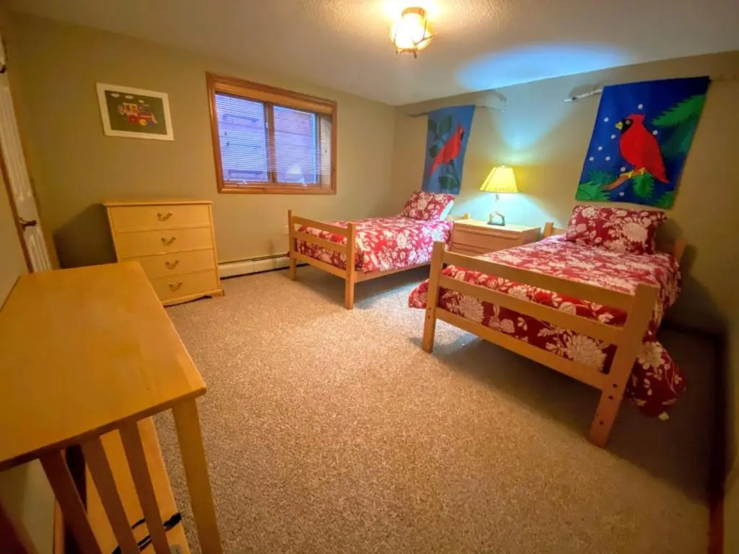 W1 Cozy and comfortable Bretton Woods condo with ski slope views fireplace