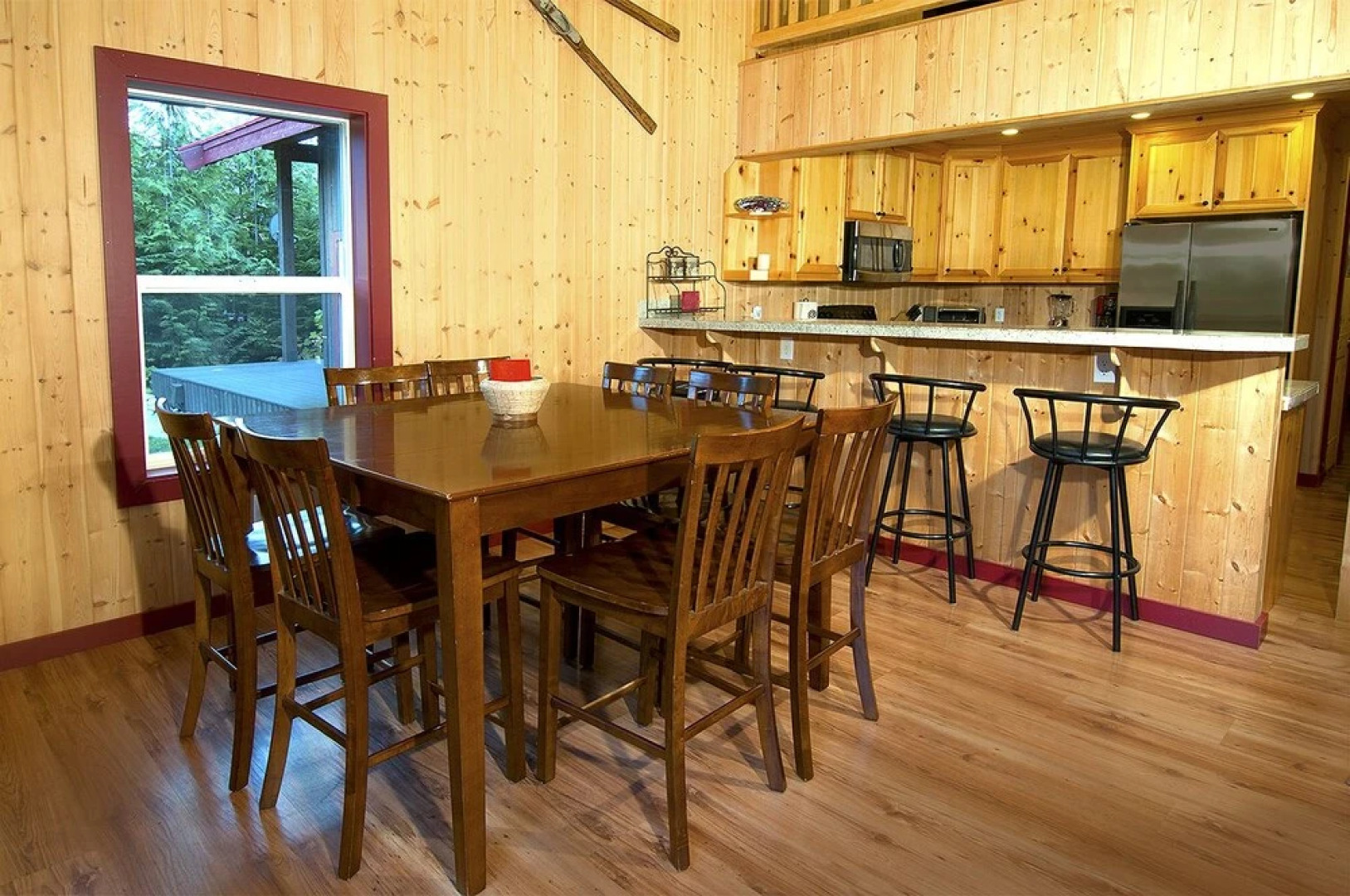 Money Creek Lodge - Five Bedroom Cabin with Hot Tub