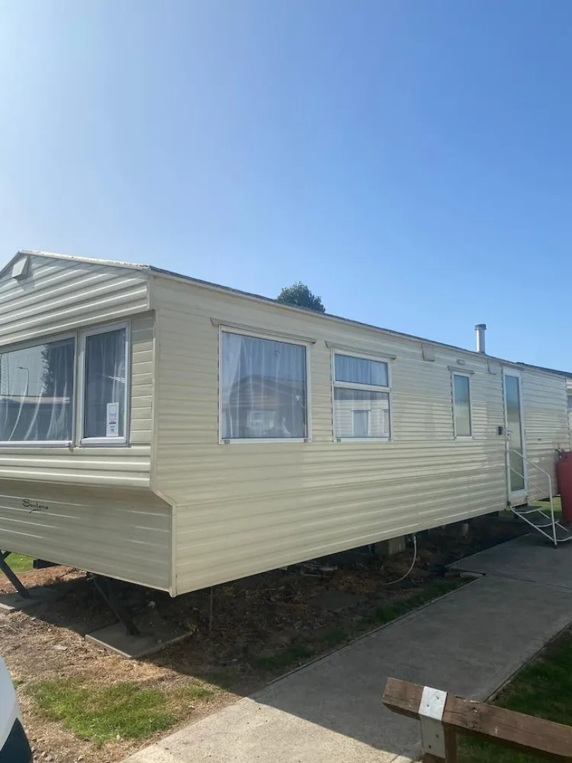 Stunning 2-Bed Sleeps 6 Caravan in Felixstow