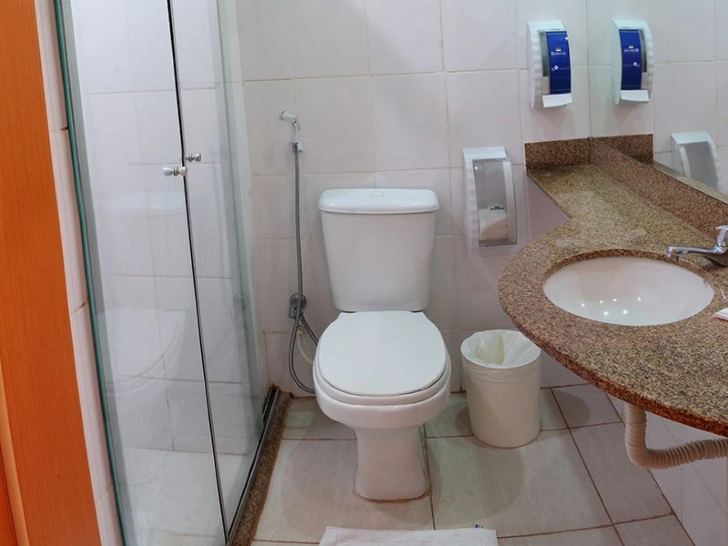 Bernal Hotel Econômico